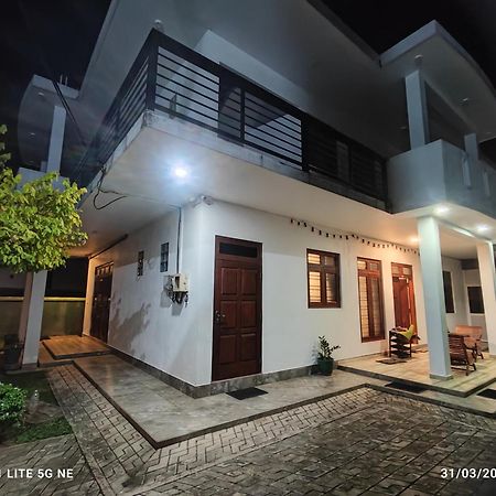 Villa Tanzanite ฮิกคาดูวา ภายนอก รูปภาพ