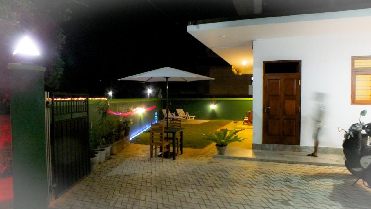 Villa Tanzanite ฮิกคาดูวา ภายนอก รูปภาพ